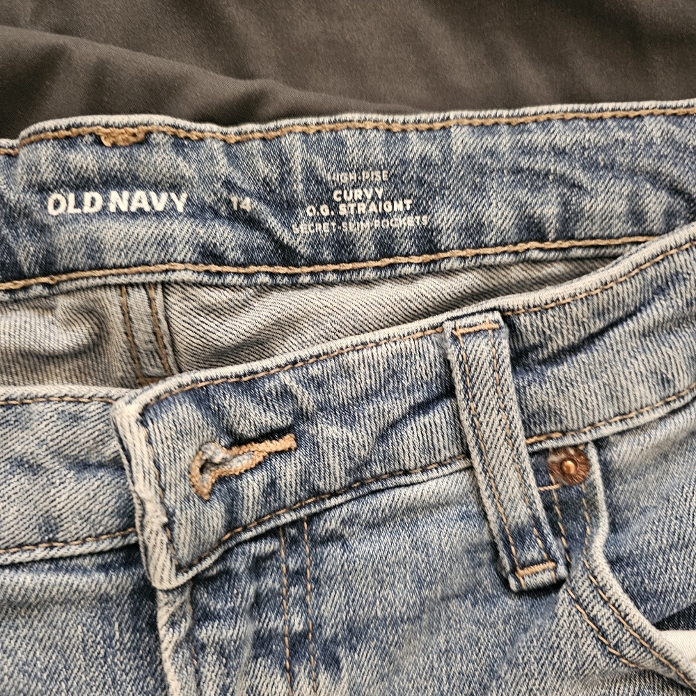 Curvy High Rise Jeans - Picture 2 of 5